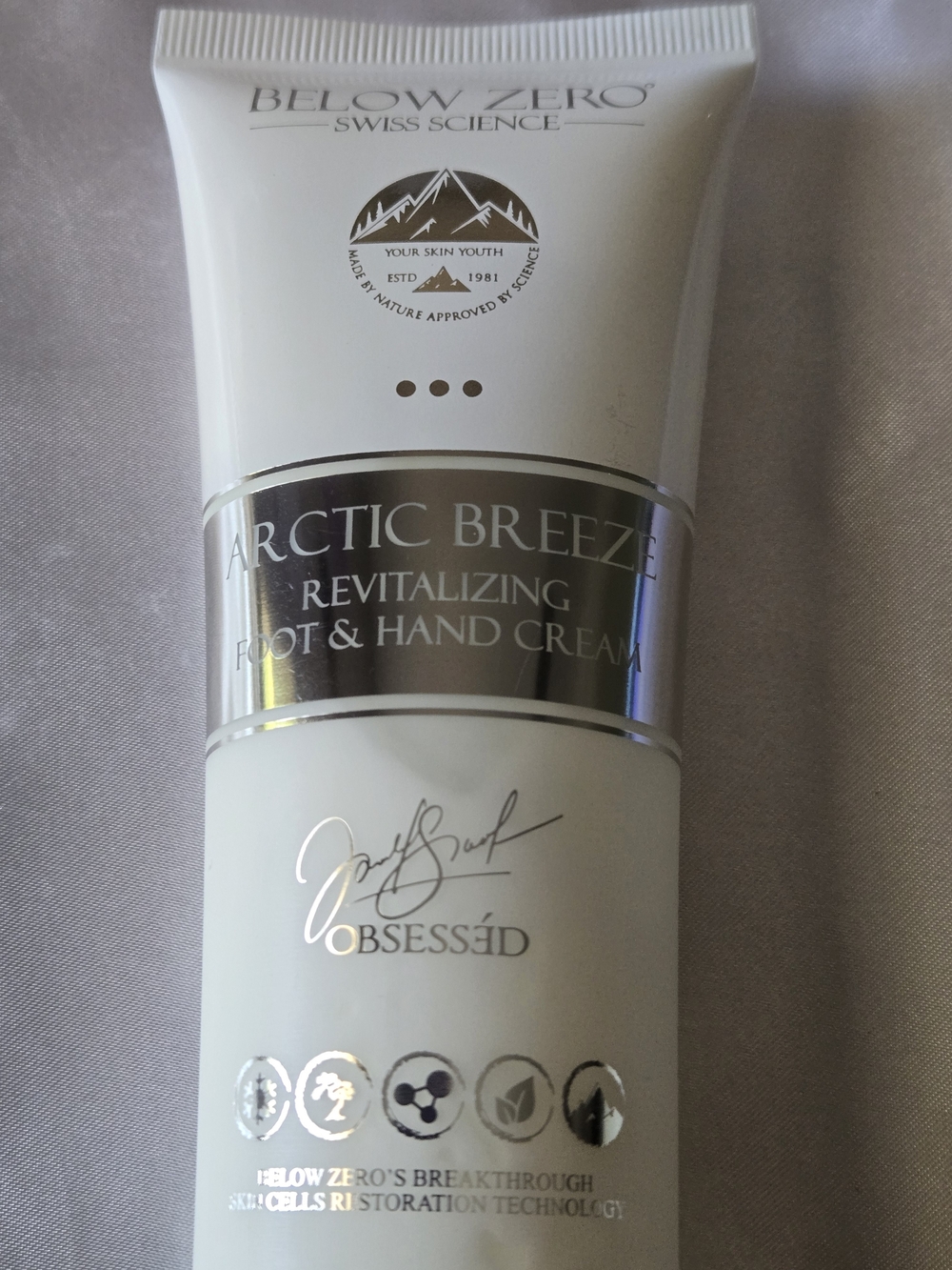 Below Zero Arctic Breeze Revitalizing Foot And Hand Cream 4.25 Fl Oz NWOT - Picture 2 of 5